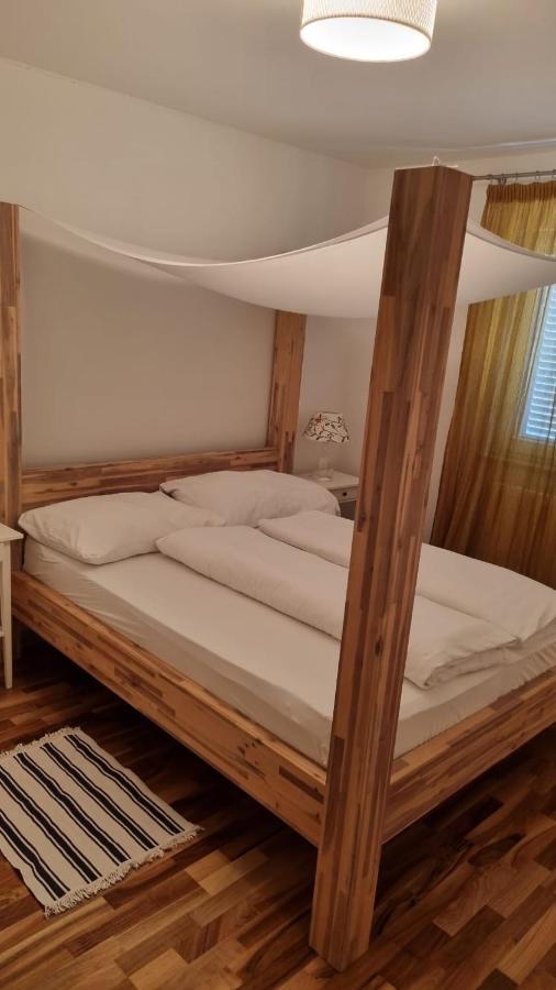 شقة Casa Emma With Pool بوريتش المظهر الخارجي الصورة